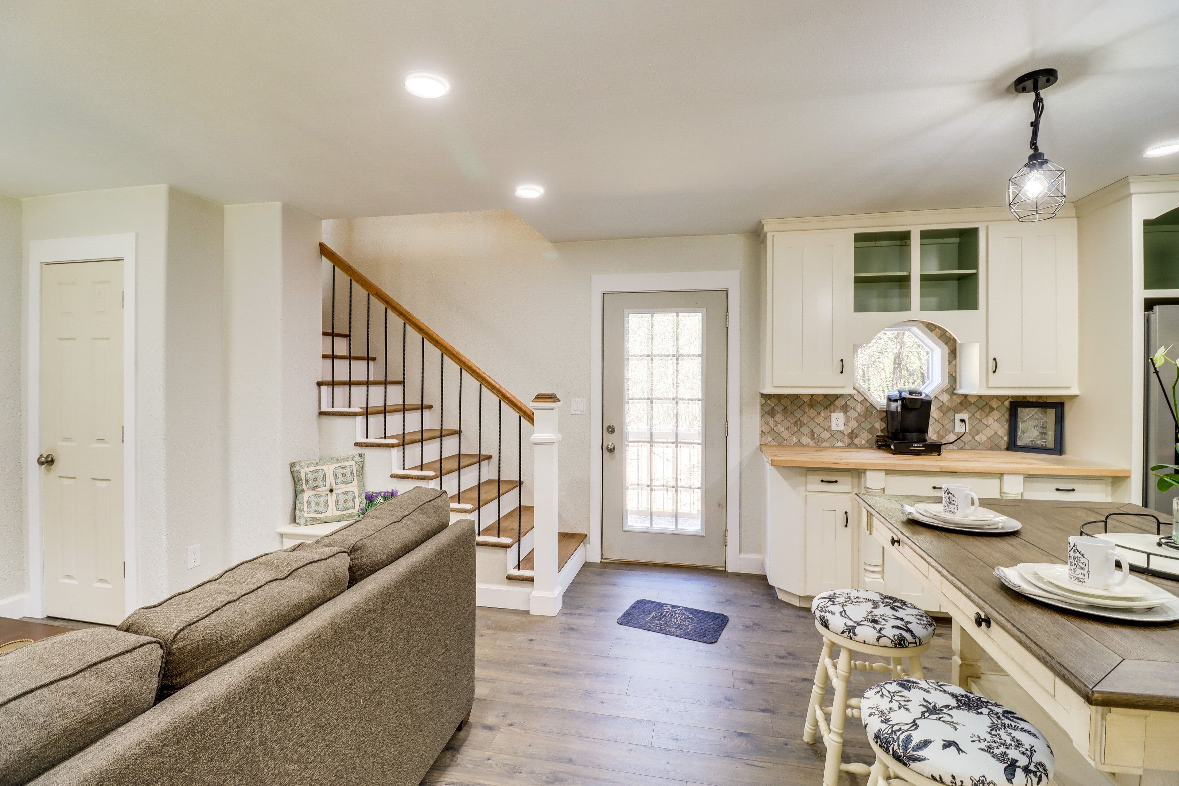 Dreamy Lead Hill Cottage w/ Fire Pit & Hammock!