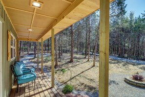 Cottage (1 Bedroom) | Interior - Dreamy Lead Hill Cottage w/ Fire Pit & Hammock! (Lead Hill)