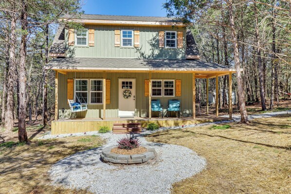 Cottage (1 Bedroom) | Front of property - Dreamy Lead Hill Cottage w/ Fire Pit & Hammock! (Lead Hill)