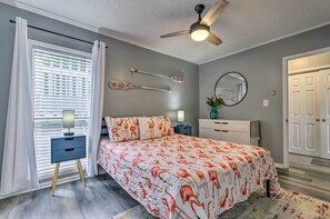 Interior - Cozy Destin Condo w/ Amenities + Private Beach! (Destin)