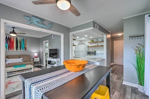 Interior - Cozy Destin Condo w/ Amenities + Private Beach! (Destin)