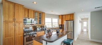 Pet-friendly Texas Retreat w/ Deck & Gas Grill!