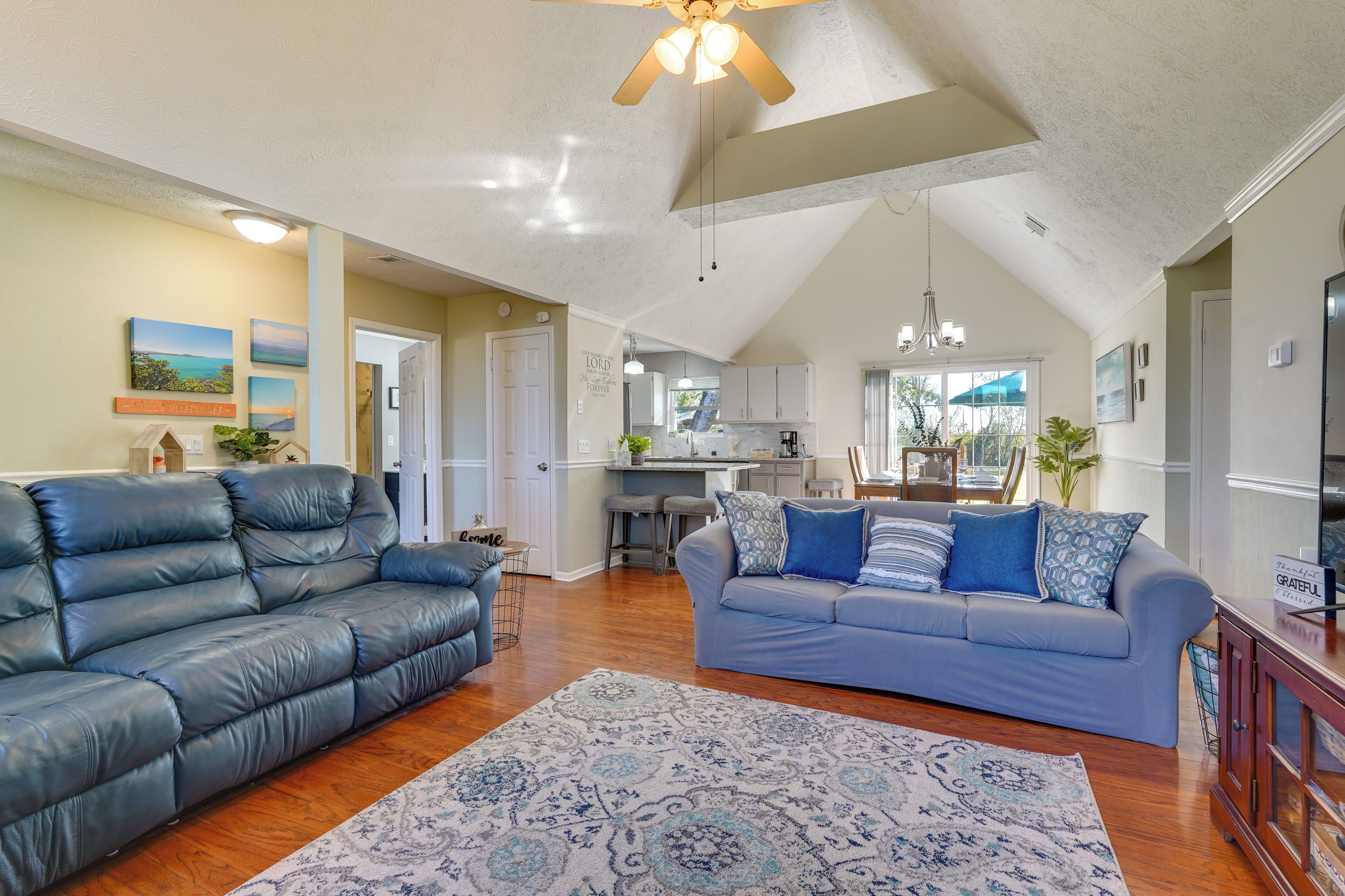 House (3 Bedrooms) | Interior