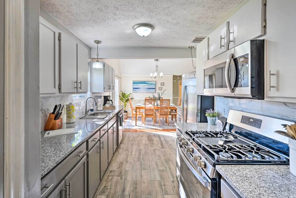 House (3 Bedrooms) | Interior