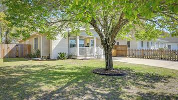 House (3 Bedrooms) | Front of property