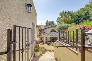 House (1 Bedroom) | Interior - Chic Peaceful Retreat 16 Mi to Beaches & Wineries! (Santa Paula)