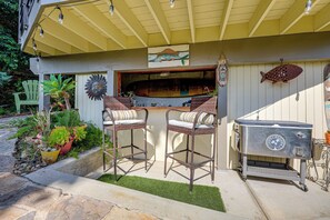 House (1 Bedroom) | Interior - Chic Peaceful Retreat 16 Mi to Beaches & Wineries! (Santa Paula)