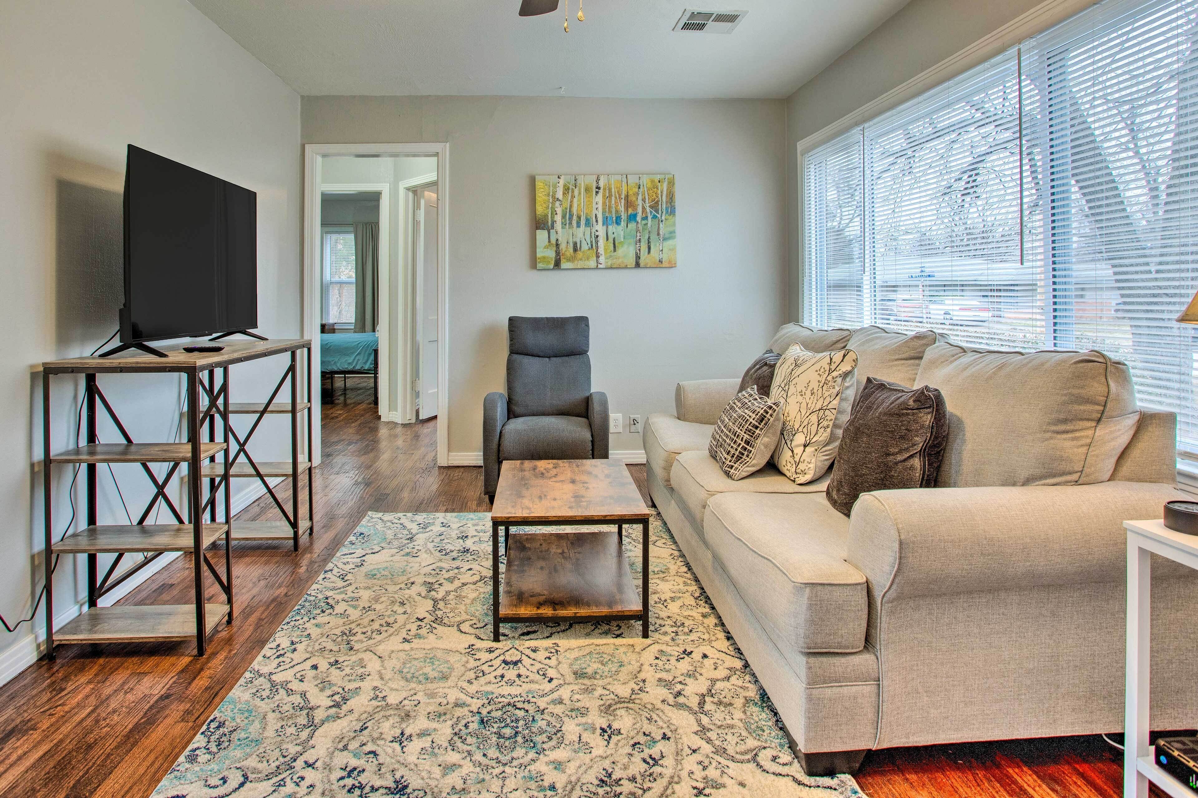 Cozy Bethany Vacation Home - Pets Welcome!