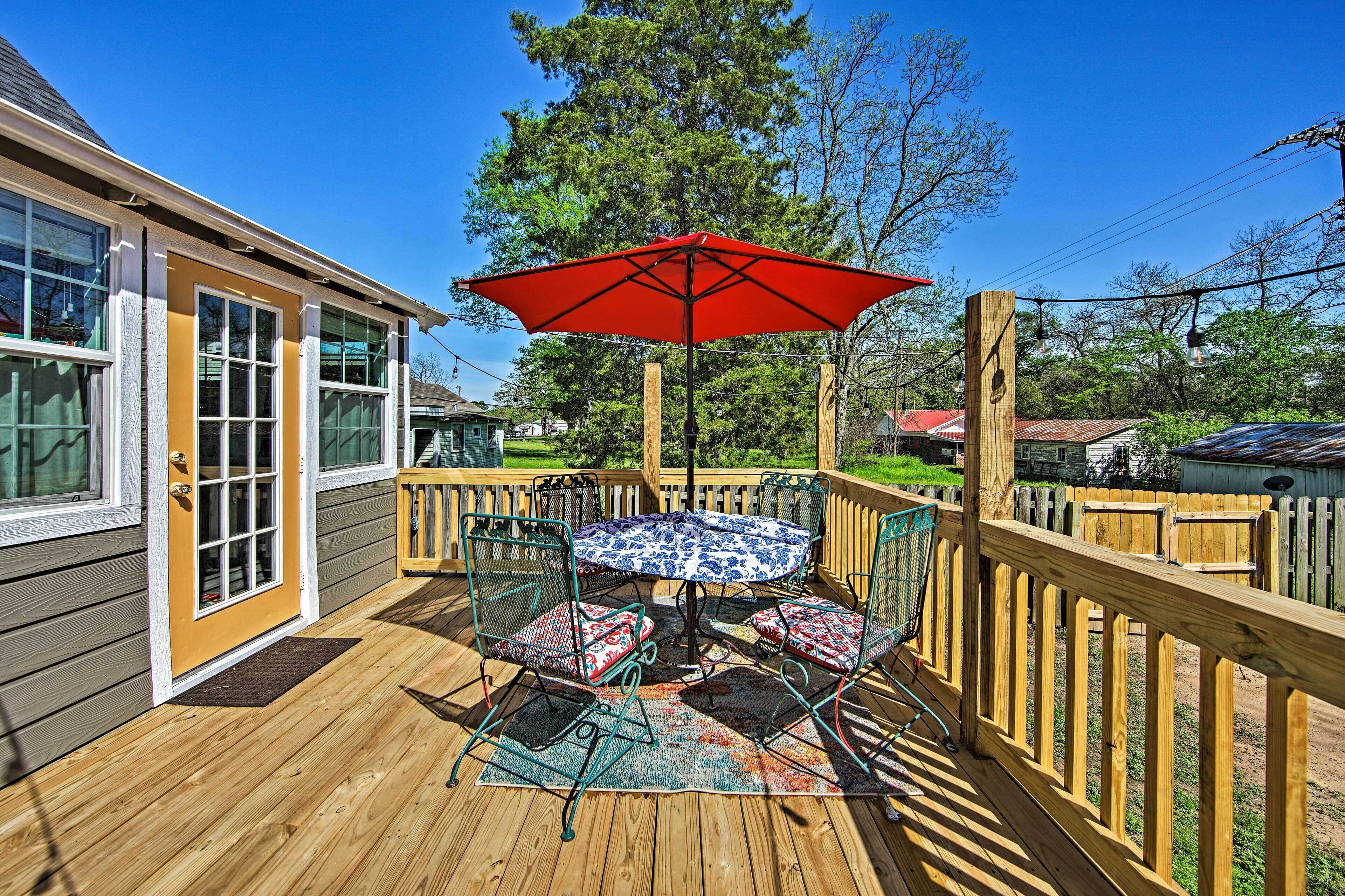 Renovated 'carnegie Cottage' - Walk to Dtwn!