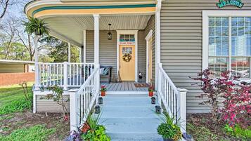 House (2 Bedrooms) | Front of property