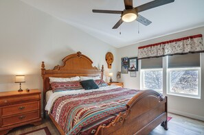 House (3 Bedrooms) | Interior