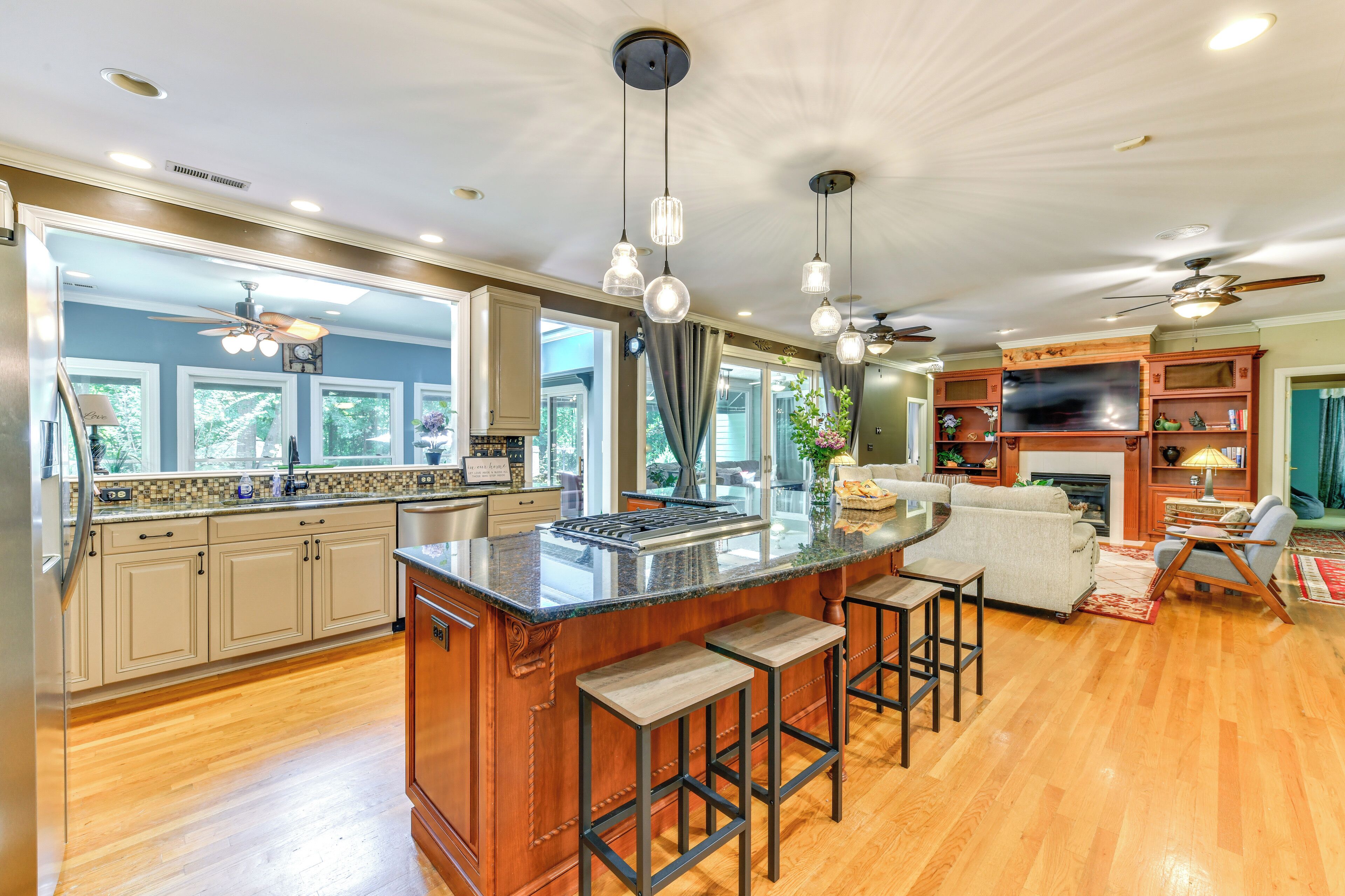 House (4 Bedrooms) | Interior