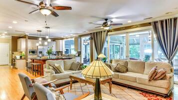 House (4 Bedrooms) | Interior