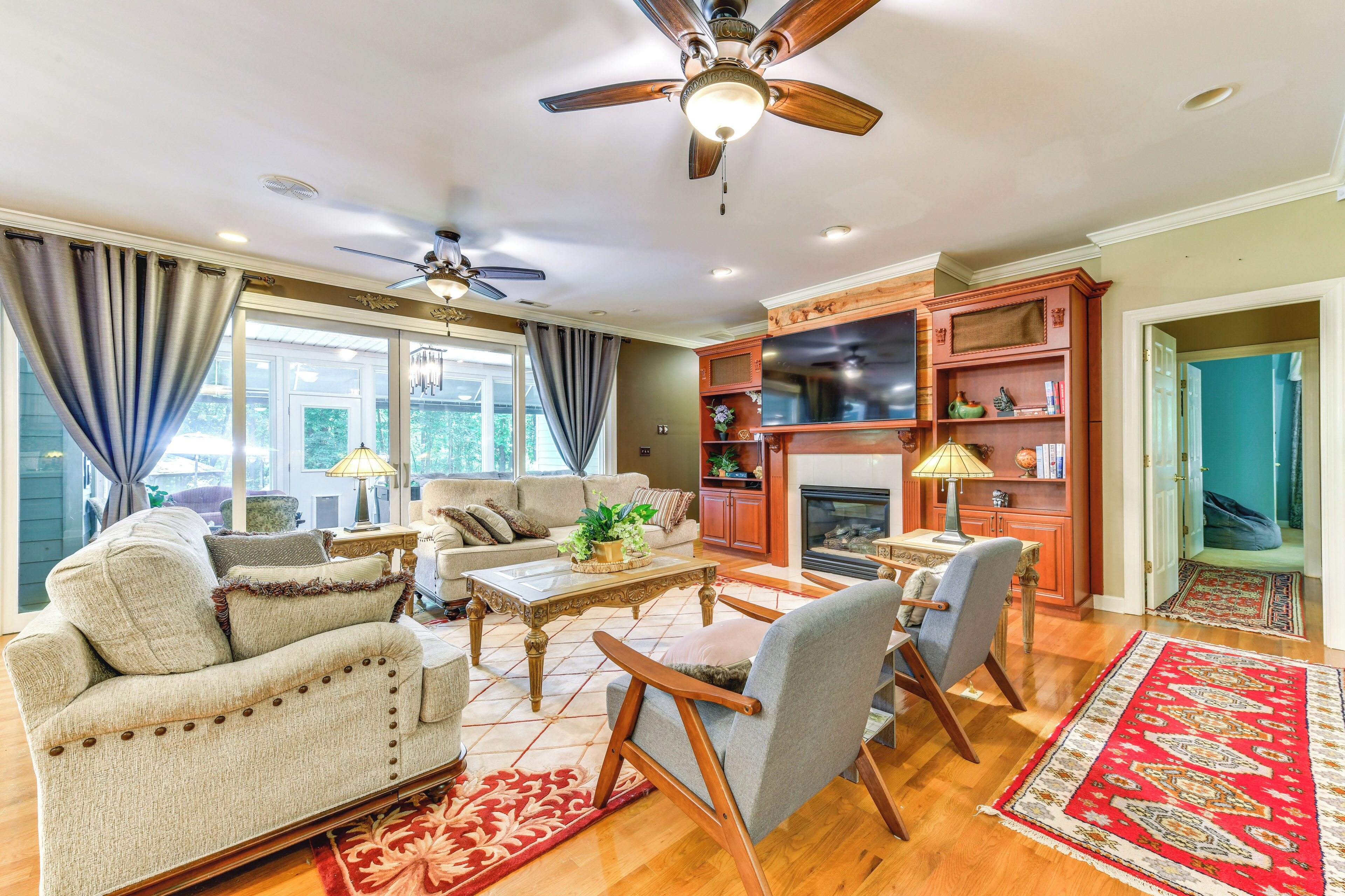 House (4 Bedrooms) | Front of property