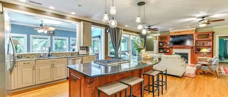 House (4 Bedrooms) | Interior