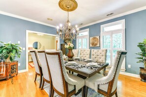 House (4 Bedrooms) | Interior