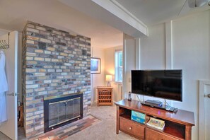 Talo (4 Bedrooms) | Sisätilat