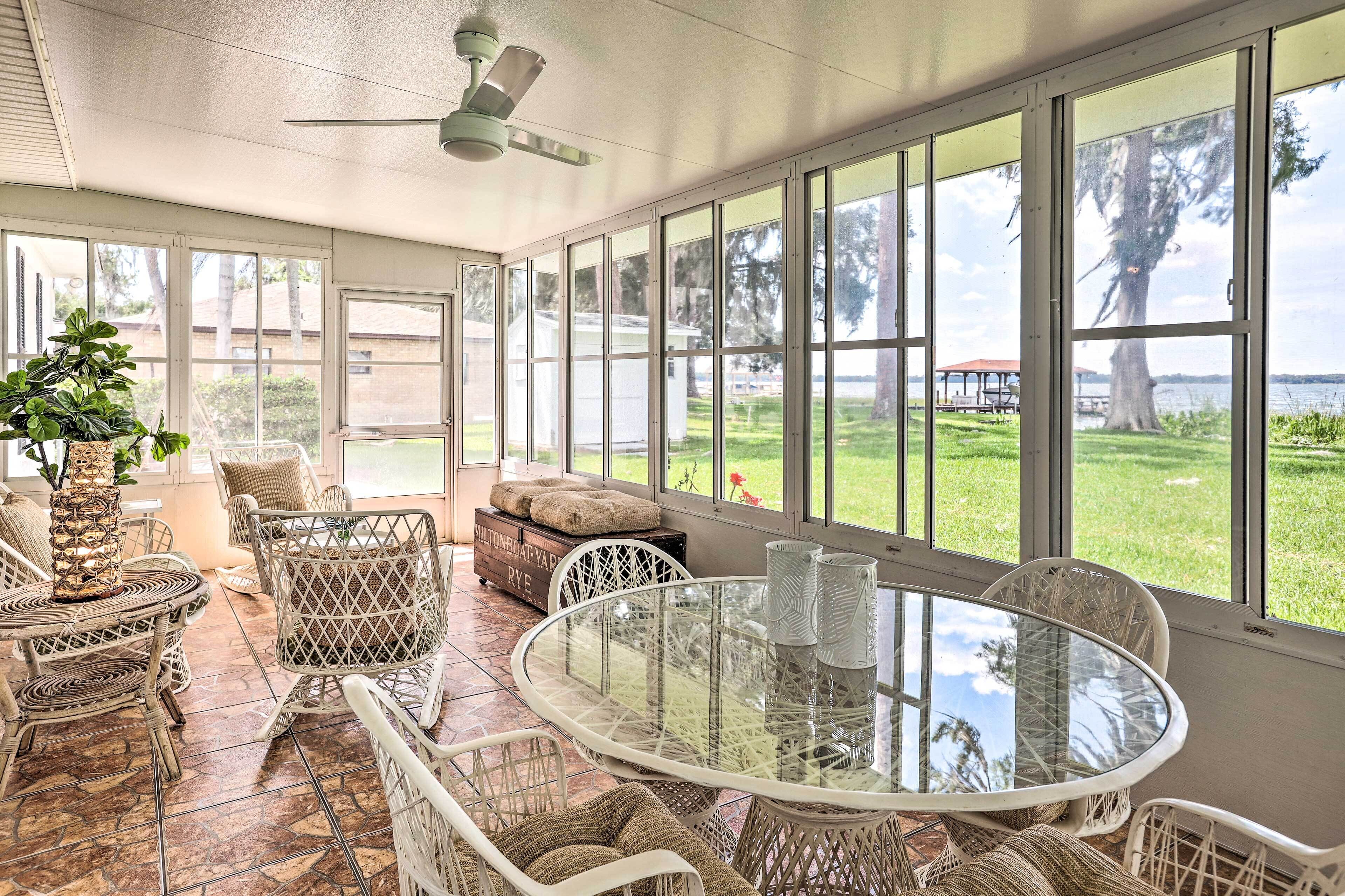 Lakefront Tavares Home w/ Sunroom + Boat Dock