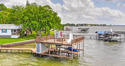 Private Dock & Boat House: Lakefront Mabank Home