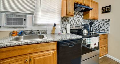 West Oakland Home - 2 Mi to Downtown Pittsburgh!