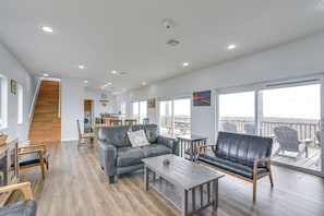 House (4 Bedrooms) | Interior - Boardwalk to Beach: Ocean-view Surfside Home! (Freeport)