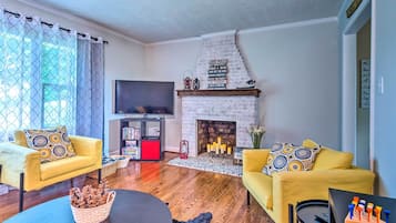 ููุฎ (3 Bedrooms) | ุงูู
ูุดุฃุฉ ู
ู ุงูุฏุงุฎู