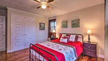 ููุฎ (3 Bedrooms) | ุงูู
ูุดุฃุฉ ู
ู ุงูุฏุงุฎู