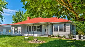 ููุฎ (3 Bedrooms) | ุงูู
ูุดุฃุฉ ู
ู ุงูุฏุงุฎู