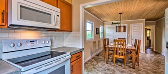 Cottage w/ Deck & Bbq: 2 Mi to Dale Hollow Lake!