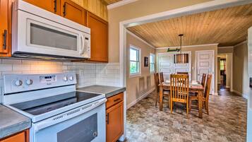 Cottage (3 Bedrooms) | Interior