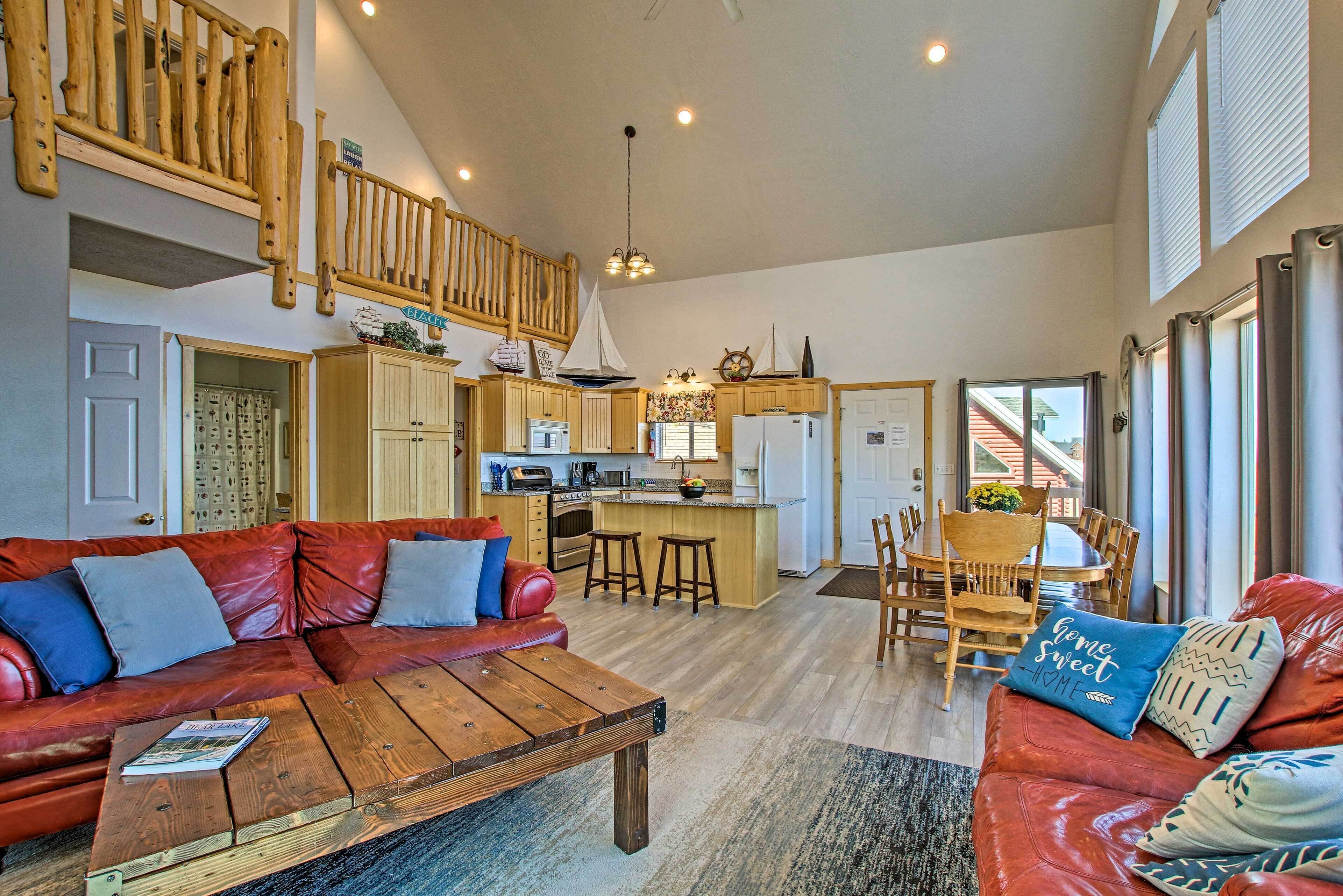 Garden City Lake House: Hot Tub & Views!