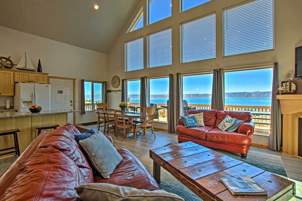 House (6 Bedrooms) | Interior