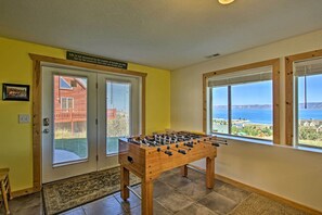 House (6 Bedrooms) | Interior