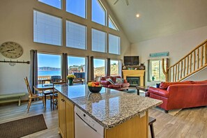 House (6 Bedrooms) | Interior