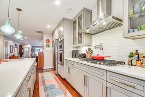 Interior - 2 Mi to Duke & Dtwn Durham: Modern Home w/ Patio! (Durham)