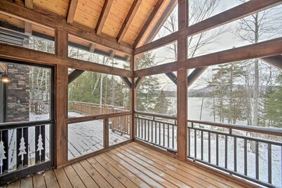 Hike, Ski & Swim: Luxury Cabin on Silver Lake!