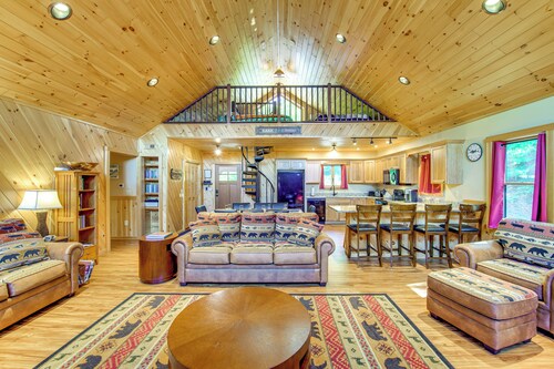 Spacious Cabin on Silver Lake: Hike & Ski!