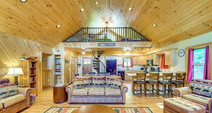 Spacious Cabin on Silver Lake: Hike & Ski!