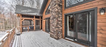 Spacious Cabin on Silver Lake: Hike & Ski!
