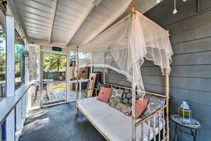 Casa (2 Bedrooms) | 2 dormitorios y espacio para trabajar con un portátil