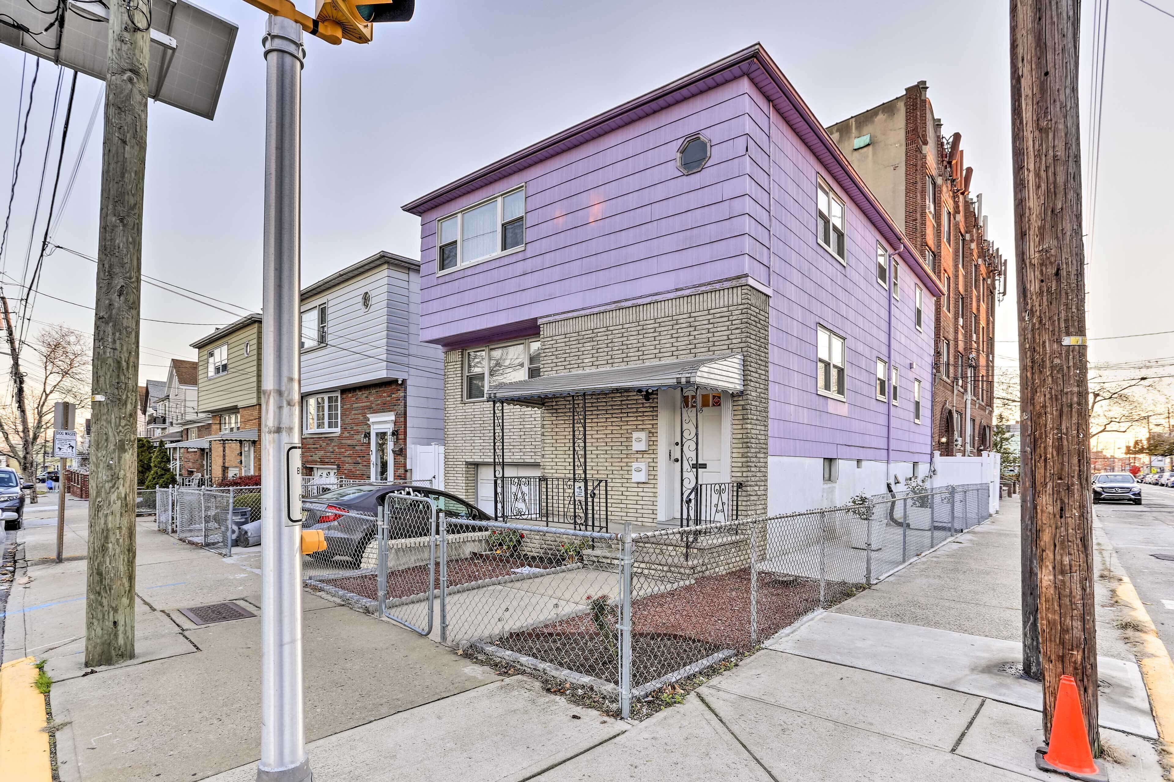 Ideally Located Jersey City Home, 8 Mi to NYC