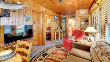 House (2 Bedrooms) | Interior