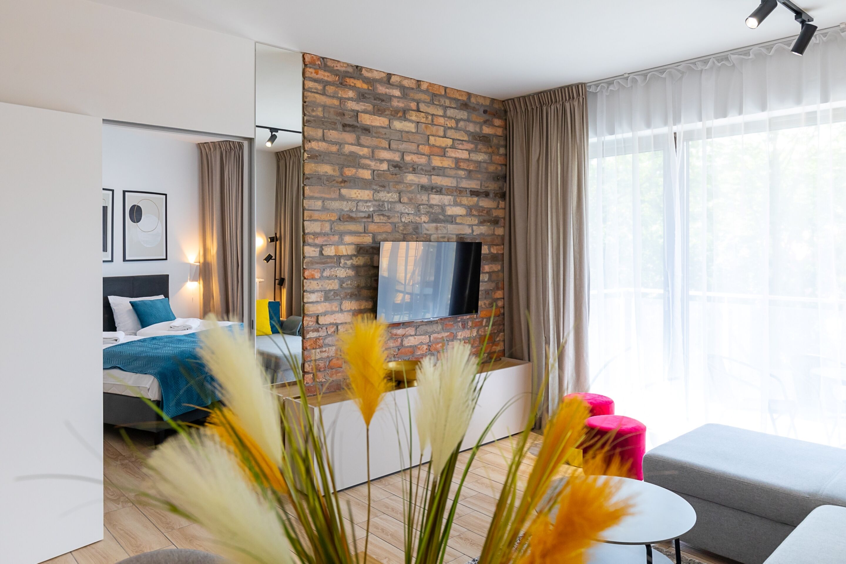 Comfort appartement | Woonruimte | Een 37-inch flatscreentelevisie met satellietzenders en televisie