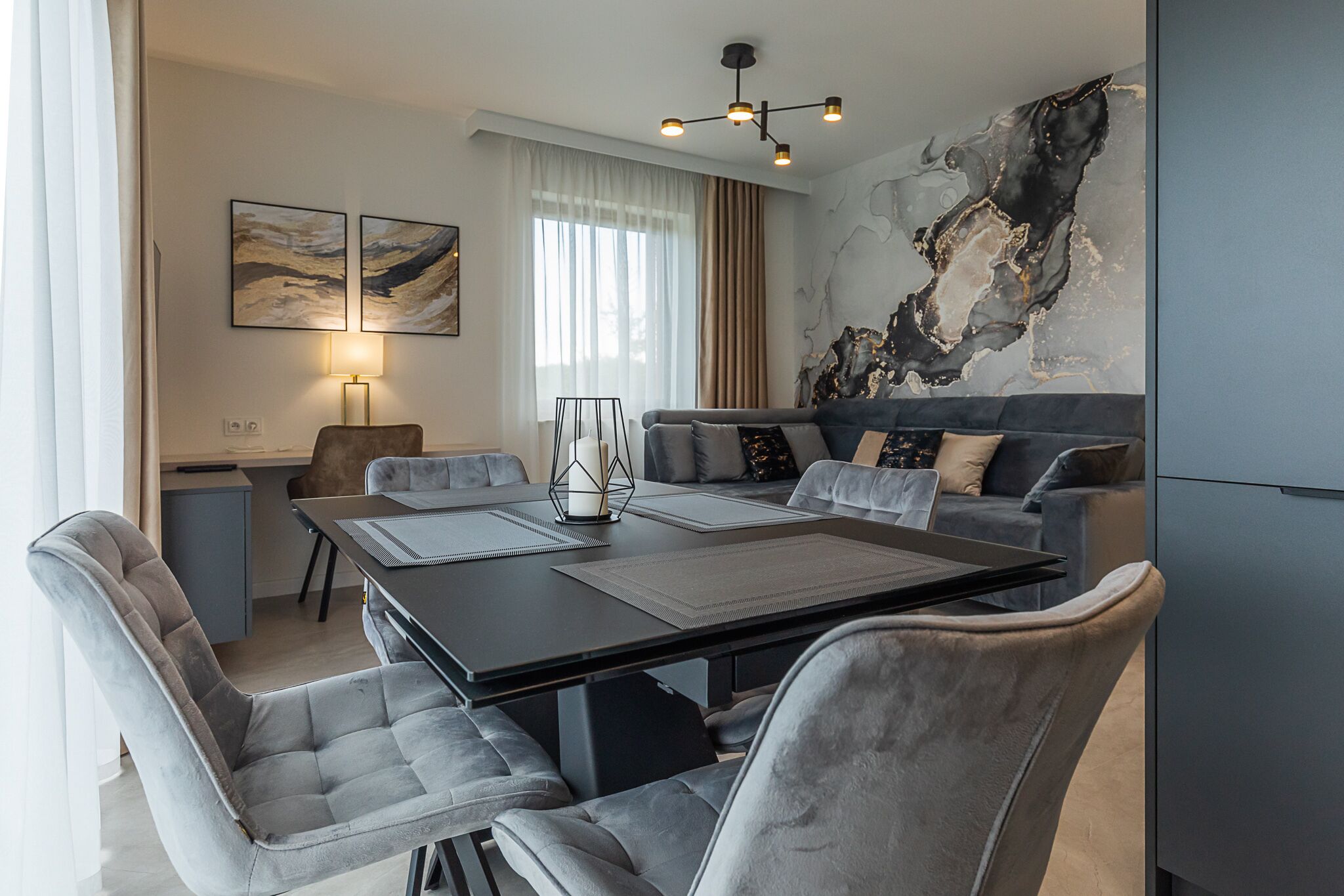 Family Apartment | In-room dining
