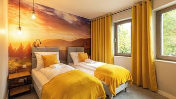 Classic Apartment | Desk, WiFi (free), bed sheets