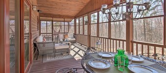 Cabin w/ Decks & Fire Pit Near Lost River!