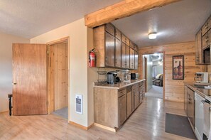 Interior - Cabin 6 Mi to Burr Trail, 32 Mi to Escalante! (Boulder)