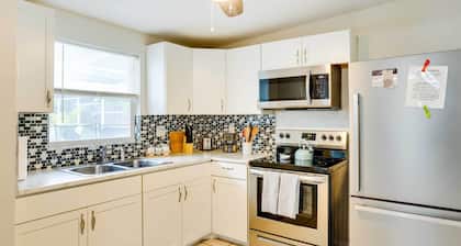 Pet-friendly Lakeland Escape w/ Private Pool!