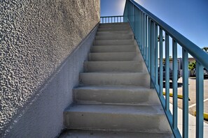 Interior - Coastal Madeira Beach Condo - Walk to Gulf! (Madeira Beach)