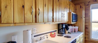 Near Douglas Lake: Mountain Jewel Haven w/ Views